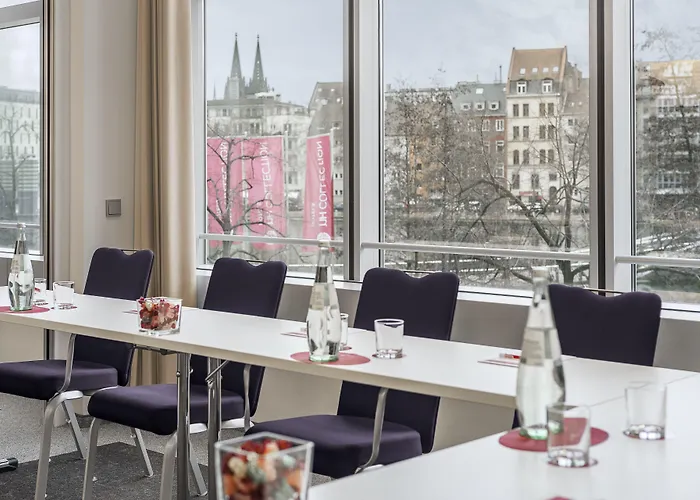 Hotel Nh Collection Mediapark 4*