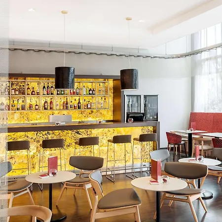 科隆媒体公园nh酒店 4*