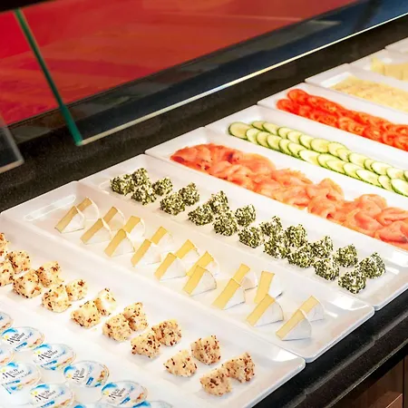 Отель Nh Collection Mediapark 4*