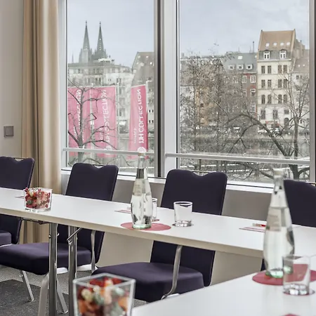 Hotel Nh Collection Mediapark 4*