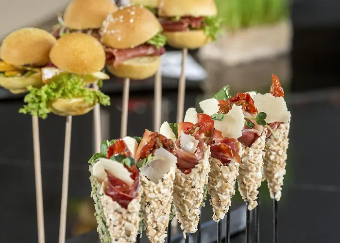 Nh Collection Mediapark Отель