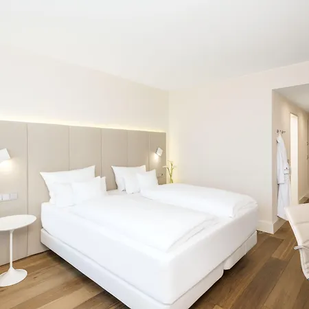 Nh Collection Mediapark 4*