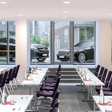 Nh Collection Mediapark 4*